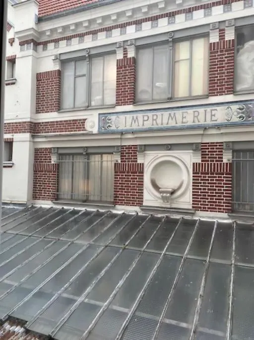 Charming And Bright Flat In A Very Convenient Area Paris